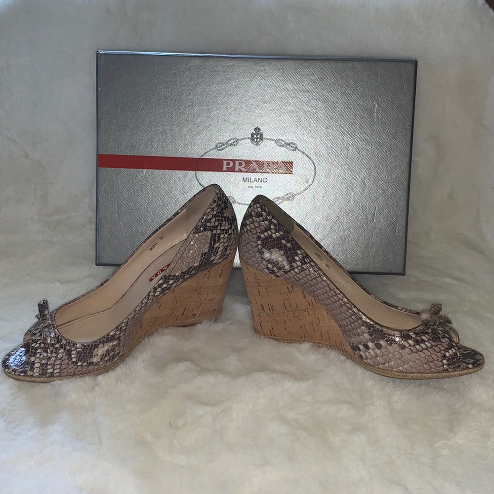 Prada heels - Picture 2 of 8